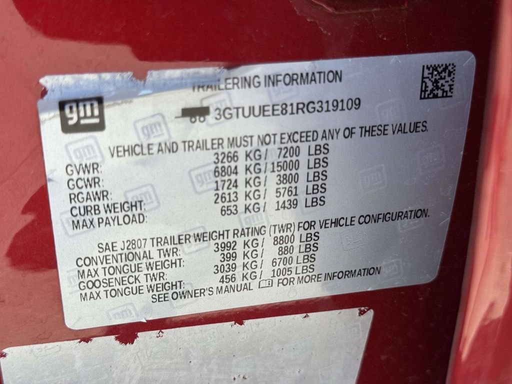 Used 2024 Red GMC AT4 image 28
