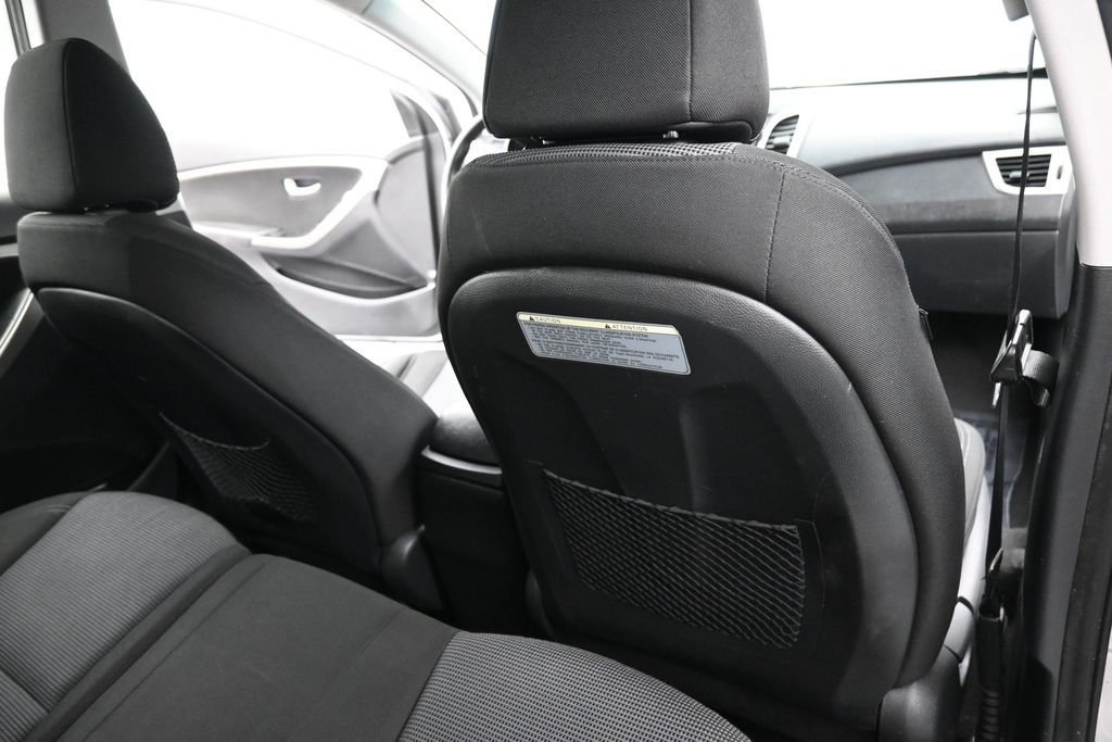 Used 2013 Shimmering Silver Metallic Hyundai Base image 24