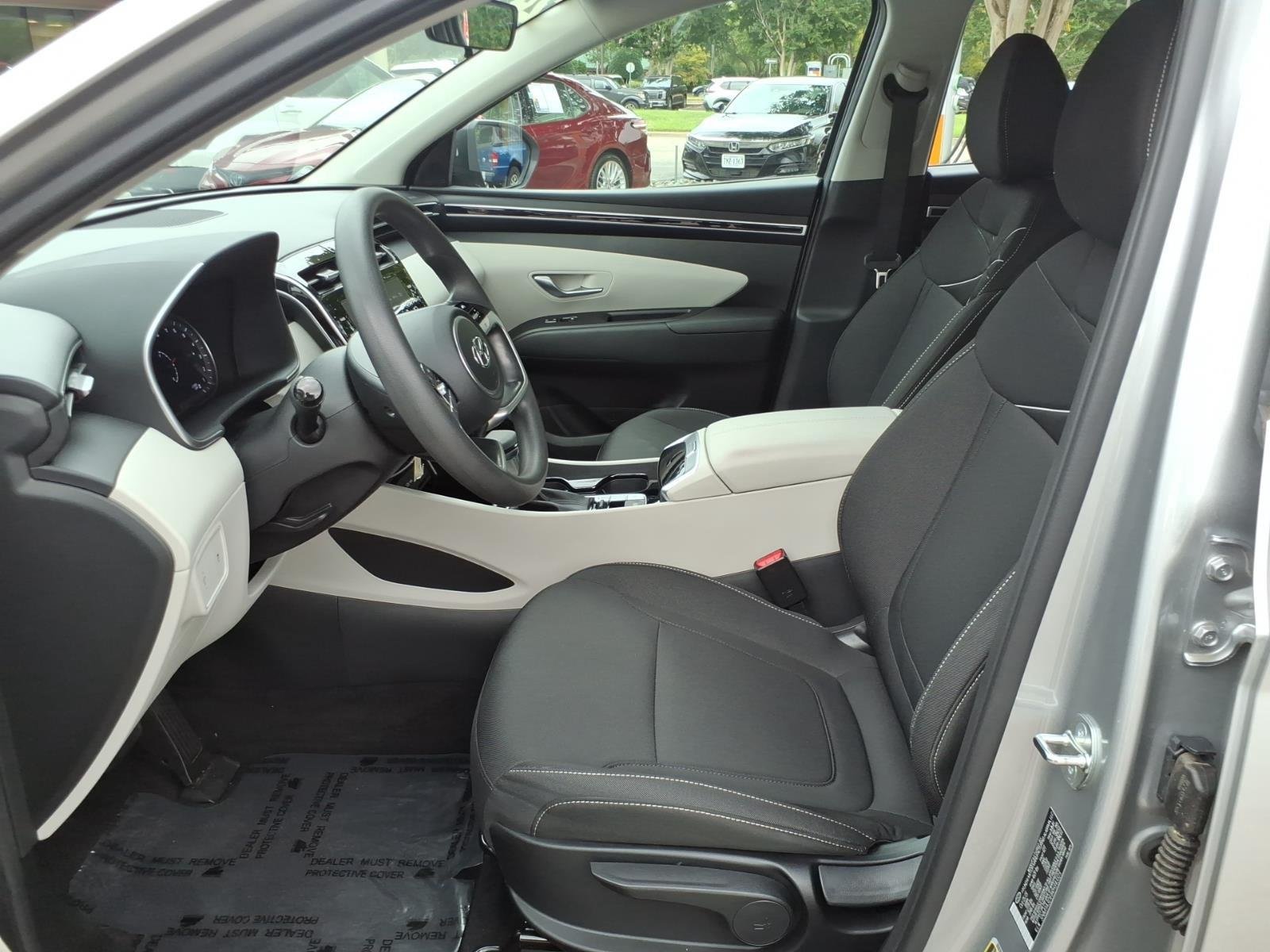 Used 2024 Shimmering Silver Hyundai SE image 11