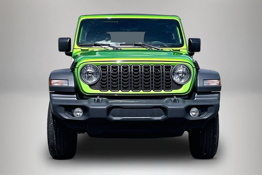 Used 2025 Green Jeep Sport image 3