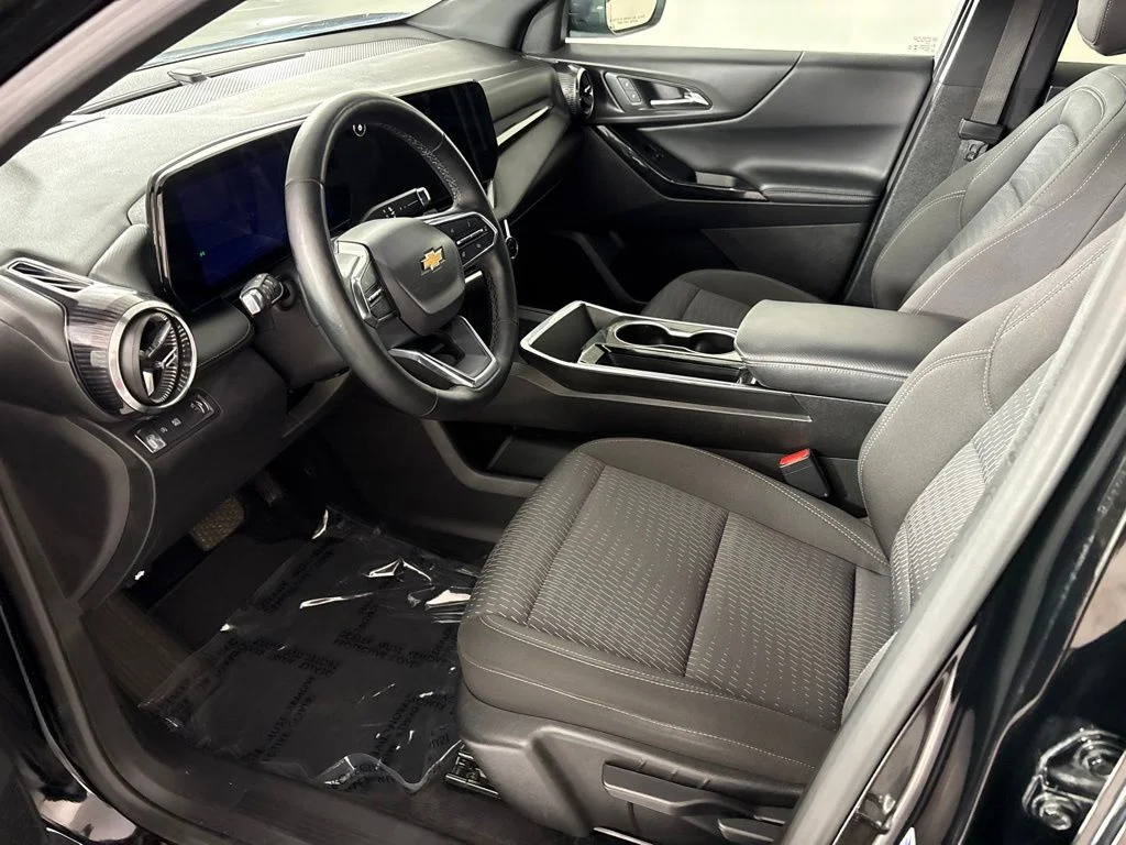 Used 2025 Black Chevrolet LT image 25