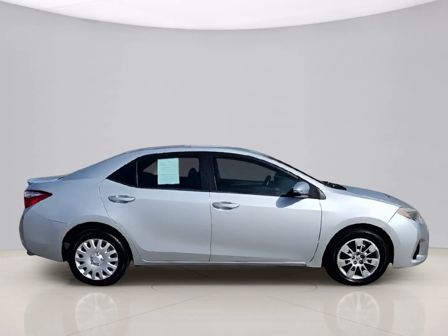 Used 2015 Silver Toyota L image 8