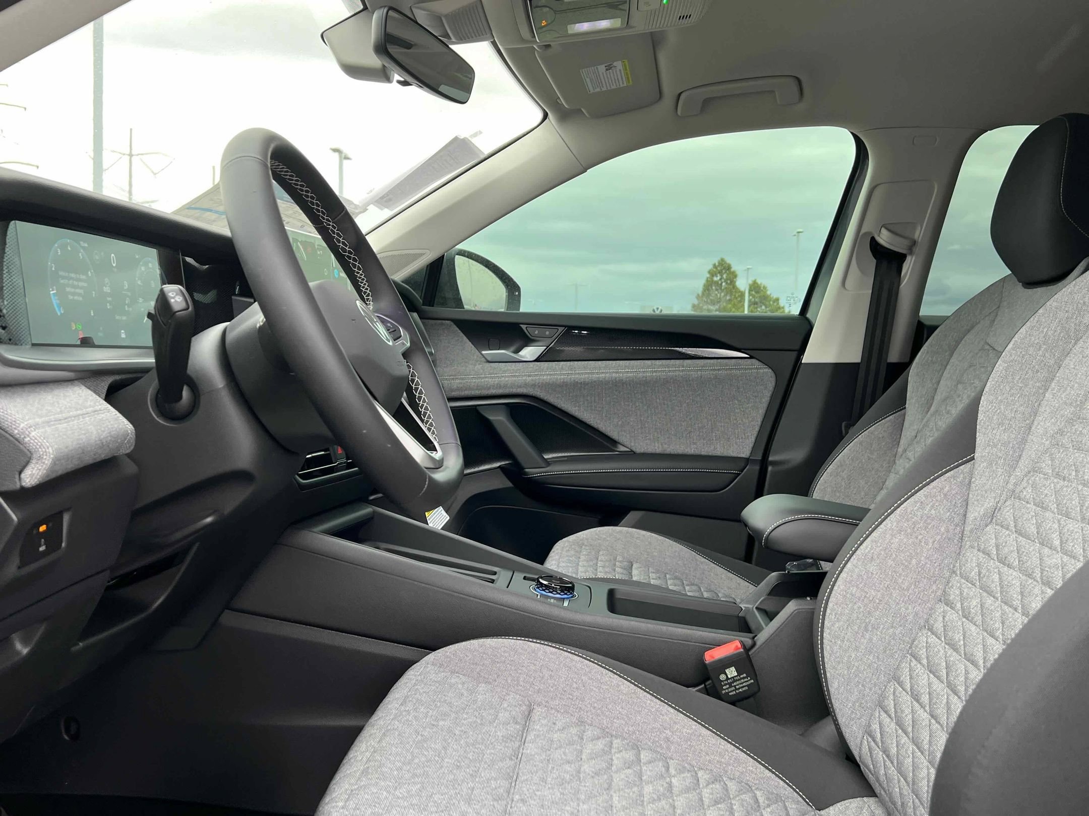 New 2026 Platinumg Ray Volkswagen S image 4