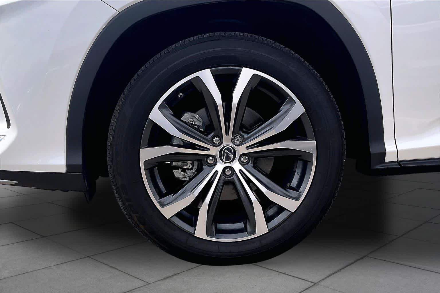 Used 2020 Eminent White Pearl Lexus  image 10