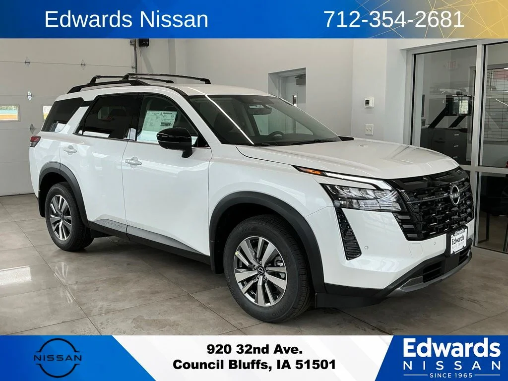 New 2026 Everest White Pearl TriCoat Nissan SL image 1
