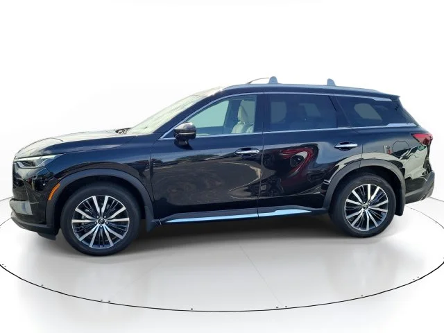 Used 2024 Black INFINITI Sensory image 3