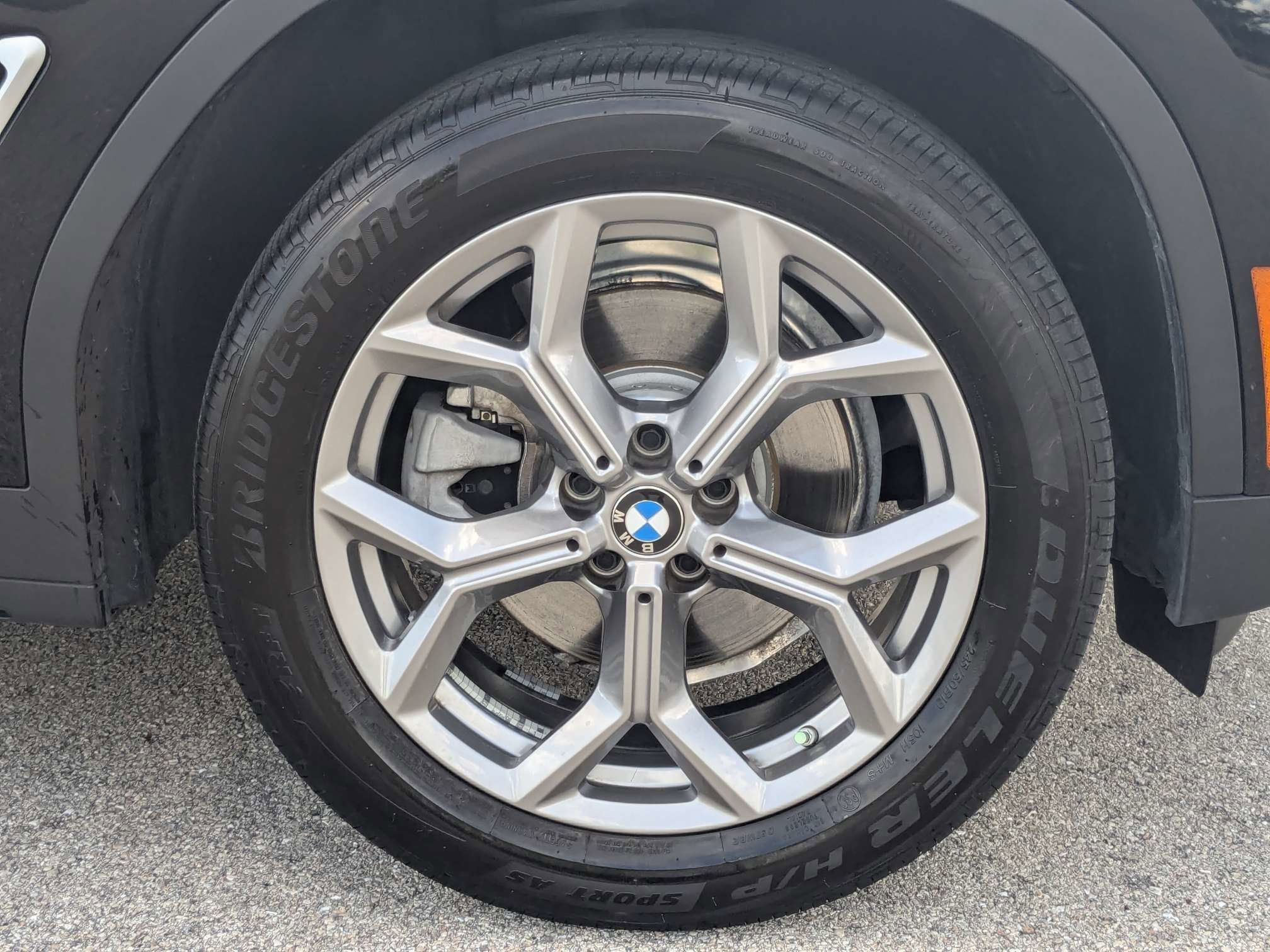 Used 2024 Jet Black BMW sDrive30i image 10