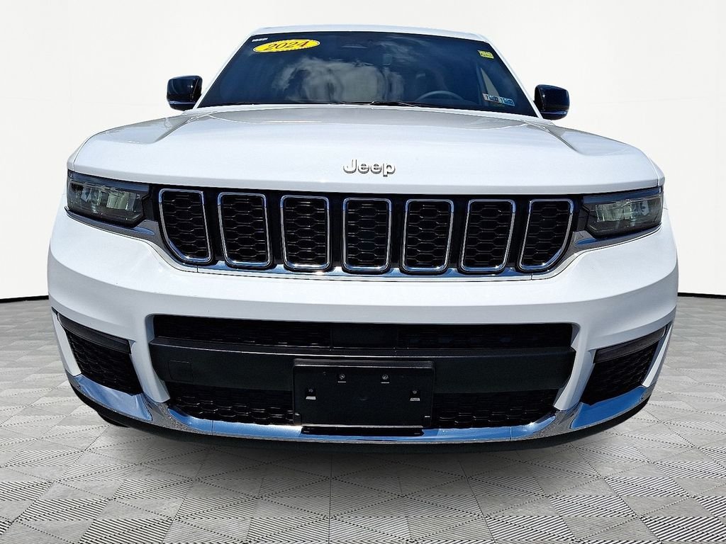 Used 2024 White Jeep Limited image 2