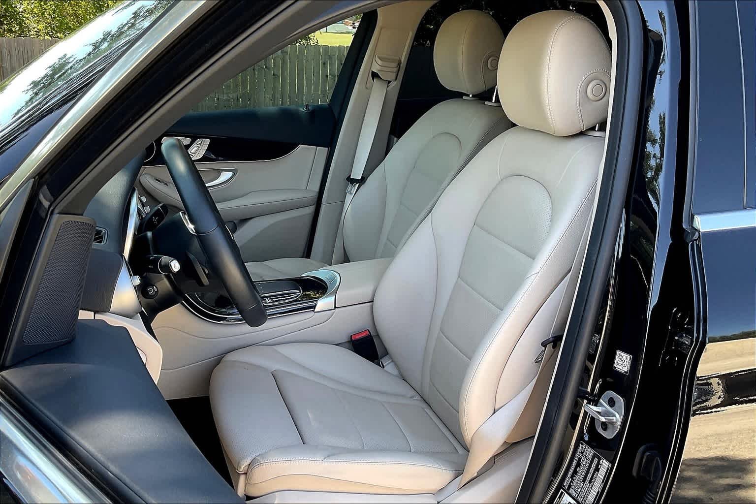 Certified Used 2022 Obsidian Black Metallic Mercedes-Benz GLC 300 image 9