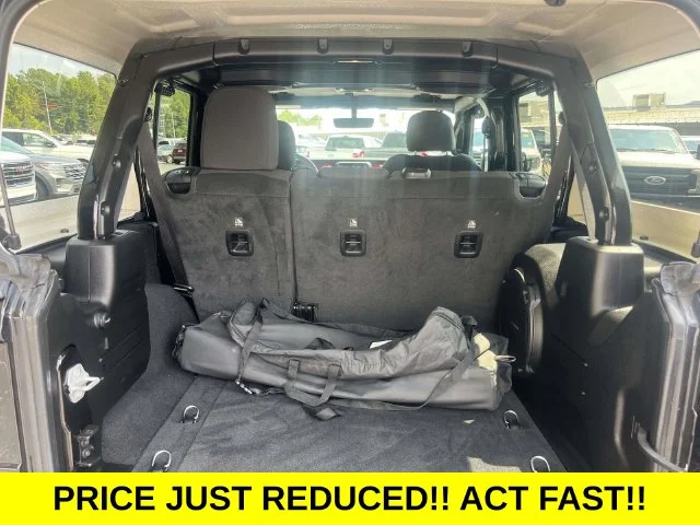 Certified Used 2023 Black Clearcoat Jeep Rubicon image 12