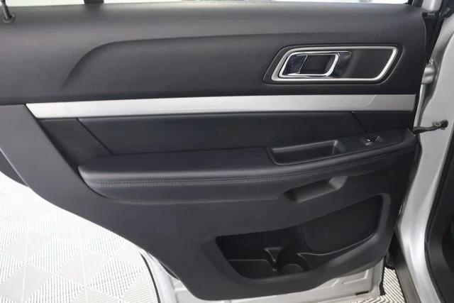 Used 2017 Silver Ford XLT image 26