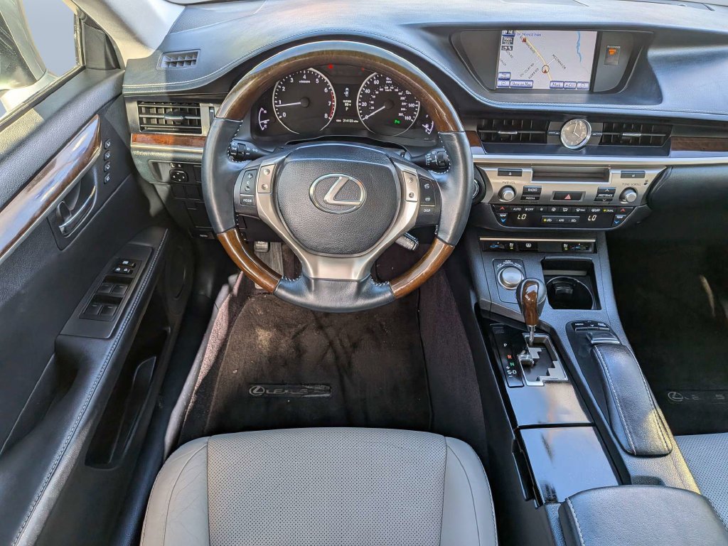 Used 2013 Silver Lexus 350 image 22