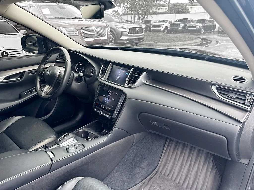 Certified Used 2023 Black INFINITI LUXE image 31