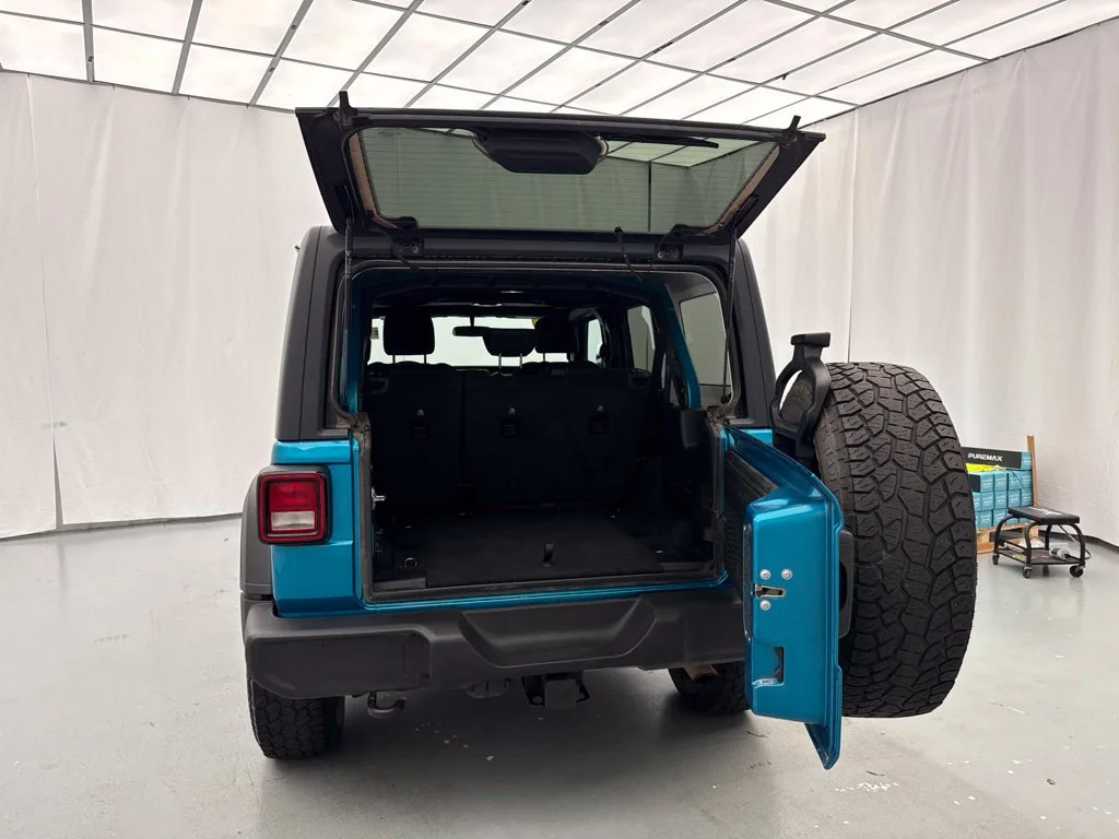 2020 Jeep Wrangler UNLIMITED SPORT Convertible Slide 9