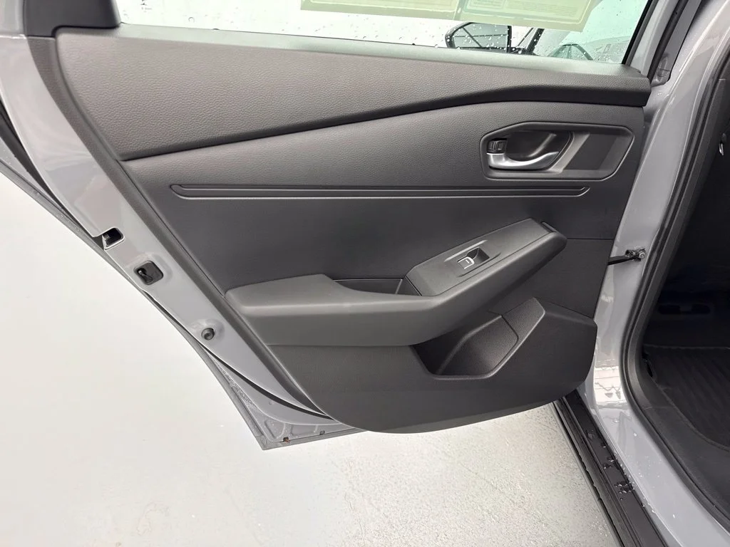 Used 2025  Honda Sport image 17