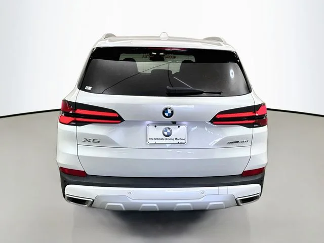 Used 2024 White BMW xDrive40i image 6