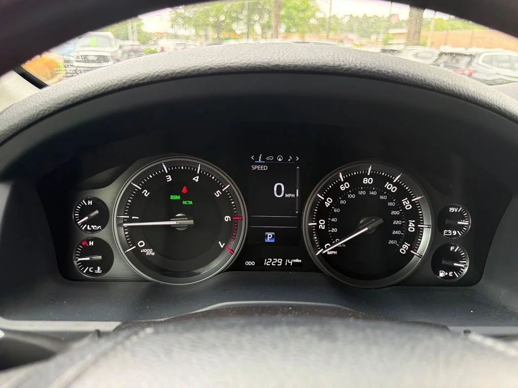 Used 2018 Blizzard Pearl Toyota  image 26