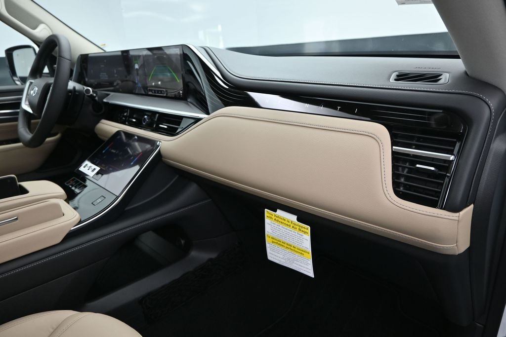New 2026 RADIANT WHITE INFINITI Pure 2WD image 25