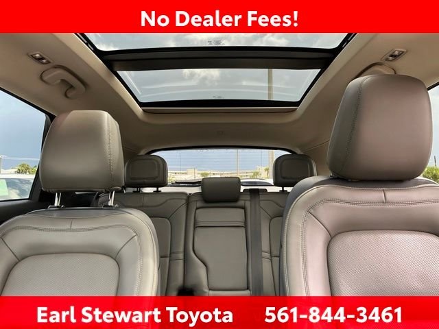 Used 2023 Silver Lincoln Reserve image 17