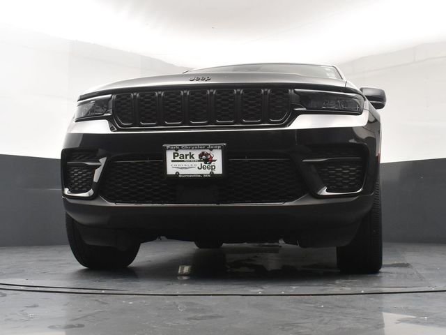 Used 2023 Black Jeep Altitude X image 14