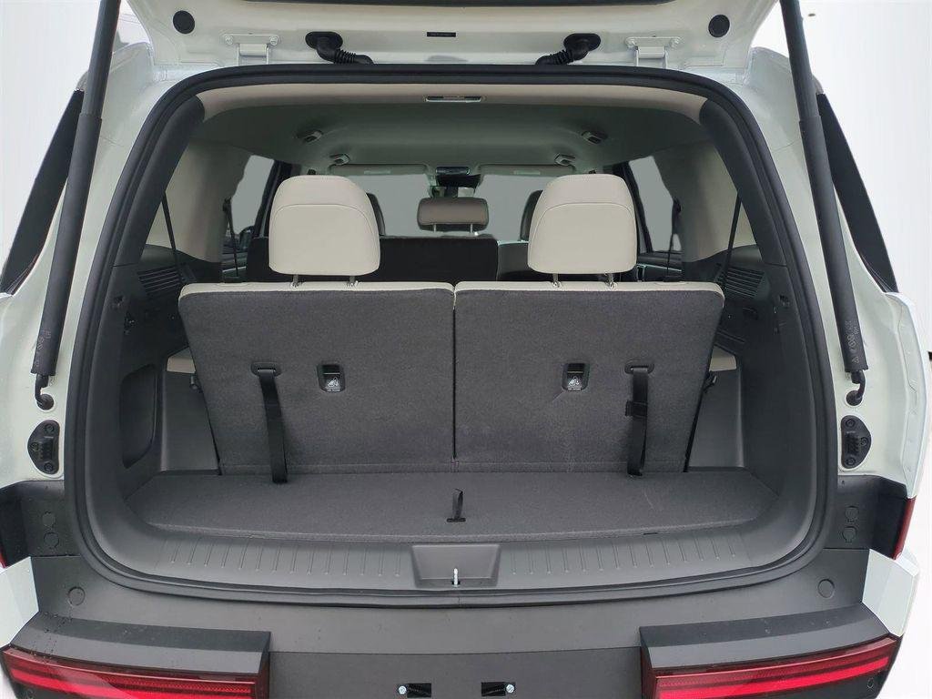 New 2026 White Hyundai SEL image 14