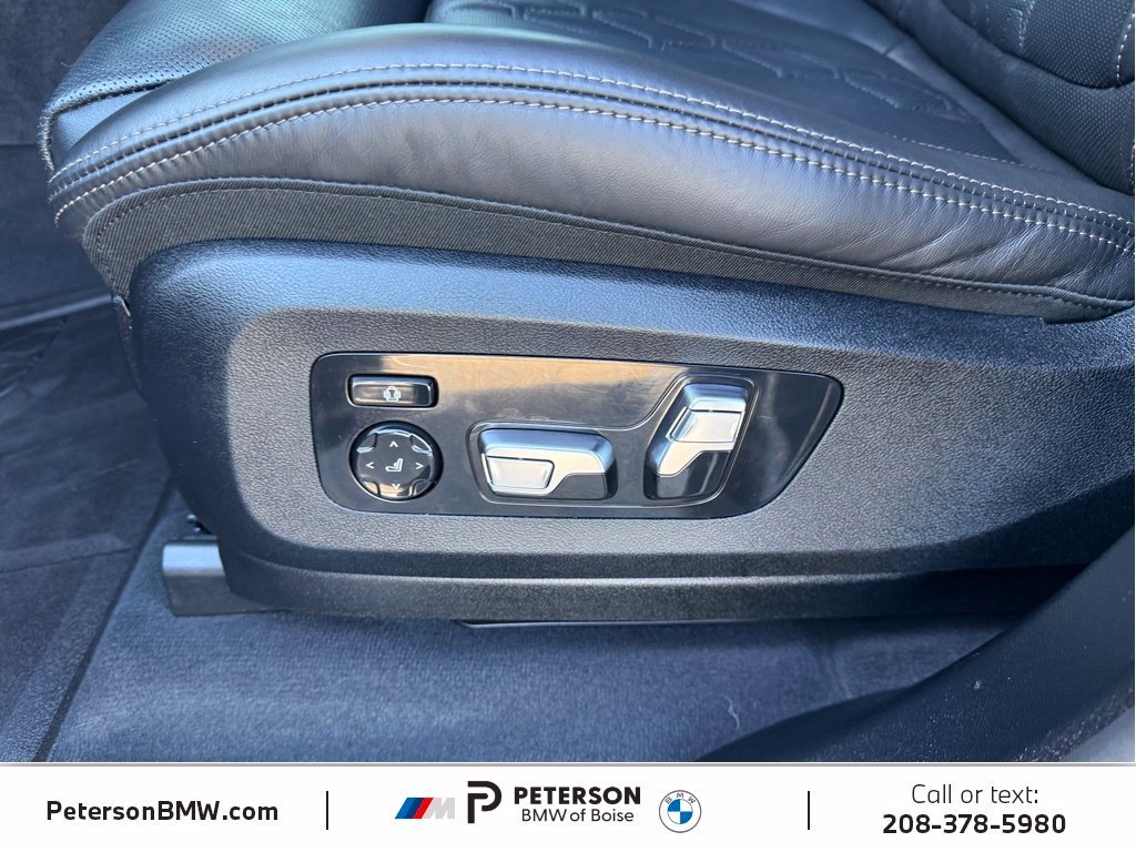 Used 2026 Black BMW M60i image 30