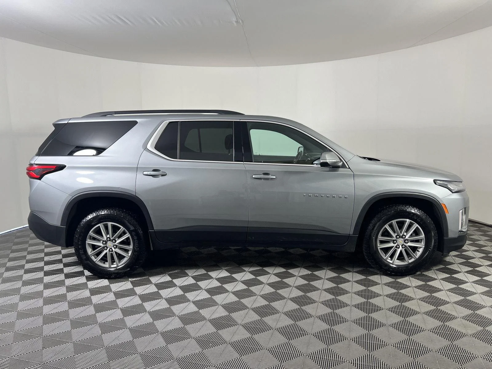 Used 2023 Sterling Gray Metallic Chevrolet LT Cloth image 26