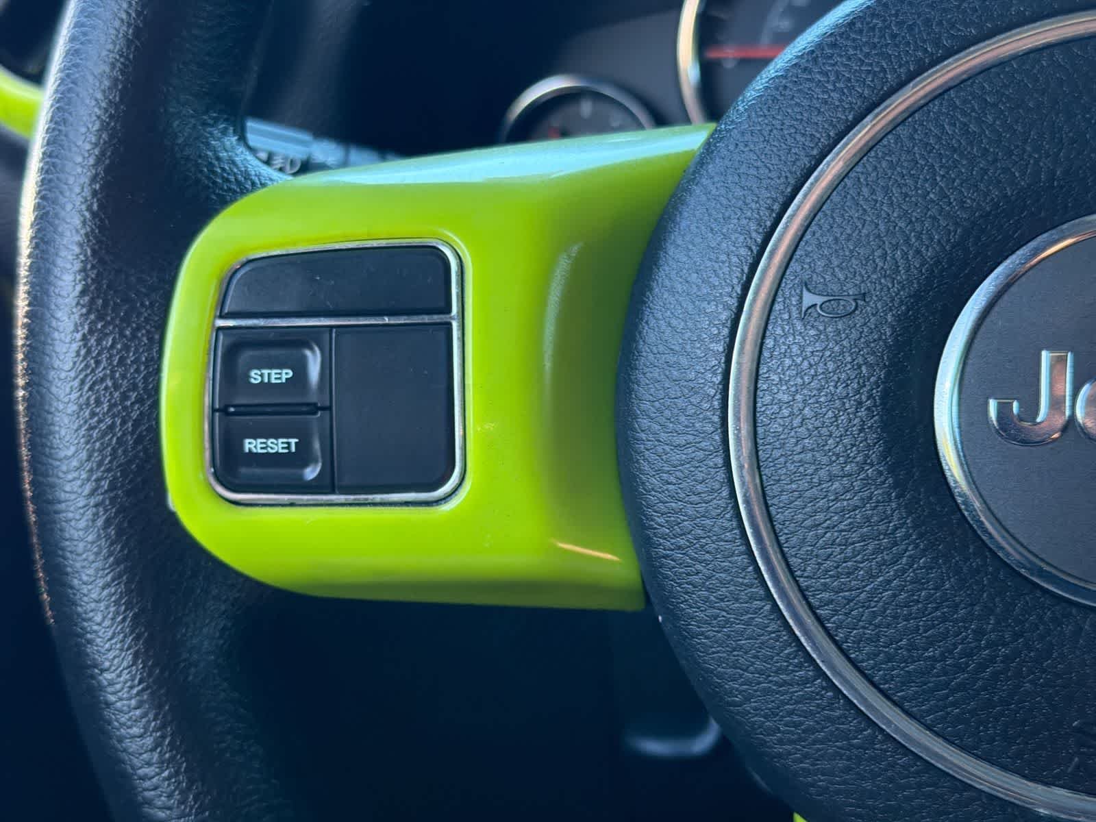 Used 2016 Hypergreen Clearcoat Jeep Sport image 23