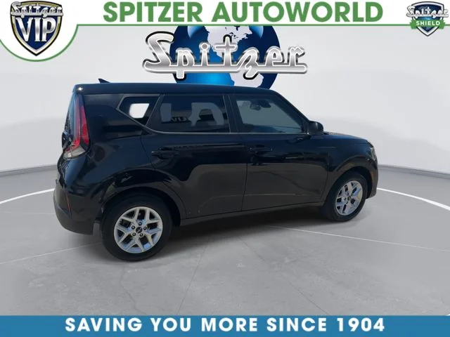 Used 2024 Black Kia LX image 9