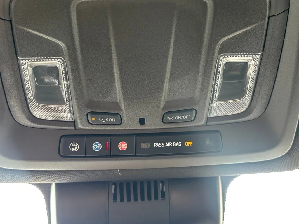 Used 2025 Black GMC SLT image 18