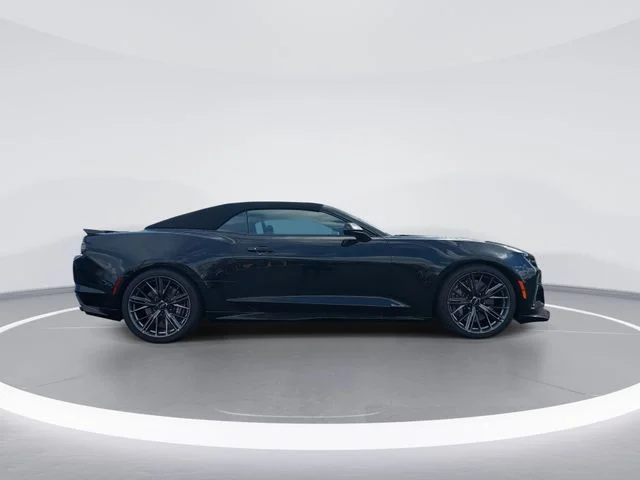 Used 2022 Black Chevrolet ZL1 image 9