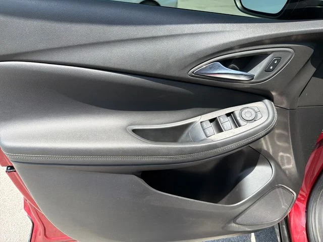 Used 2023  Buick Preferred image 16