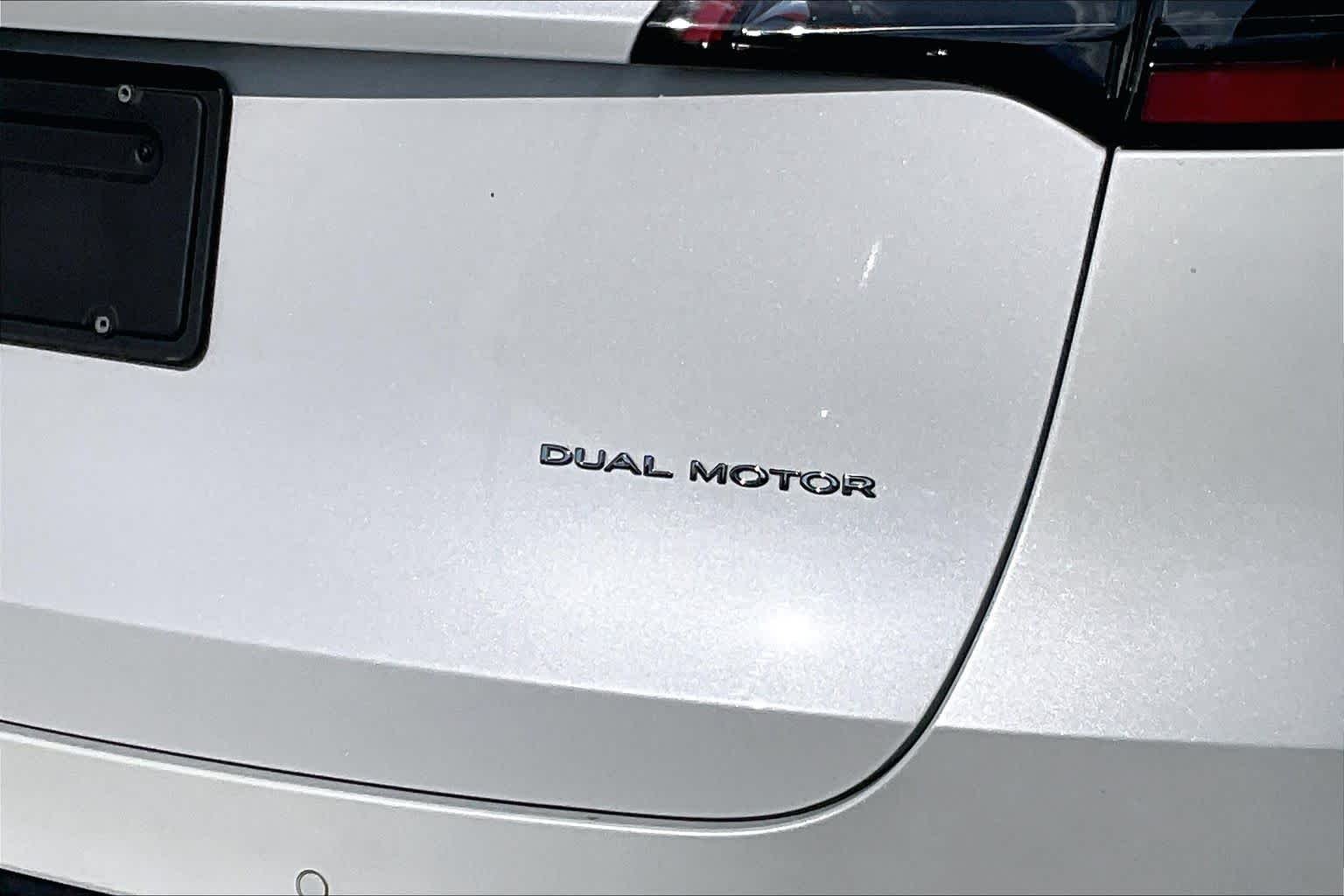 Used 2022 WHITE Tesla Long Range image 27