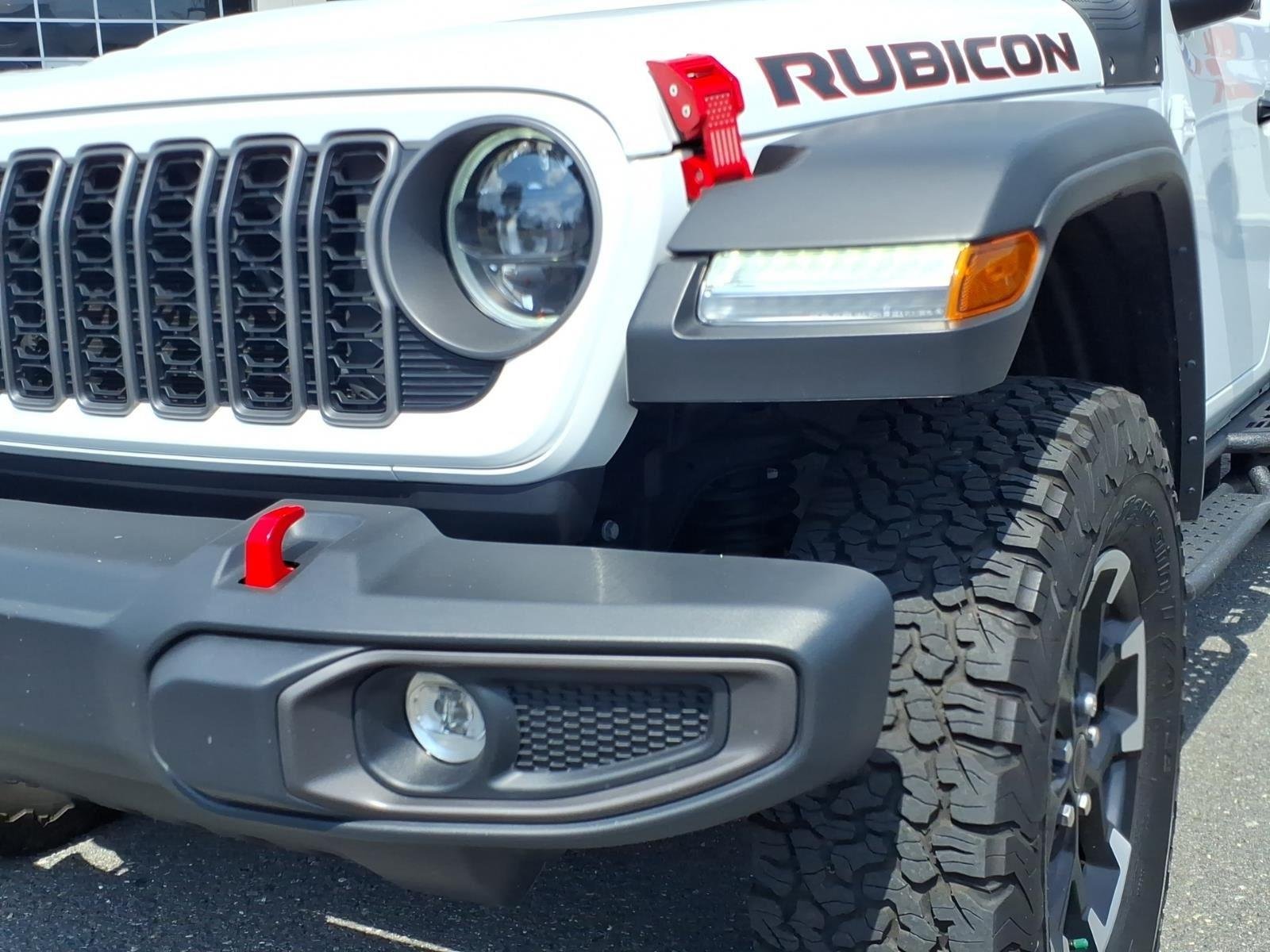 Used 2025 Bright White Clearcoat Jeep Rubicon image 16