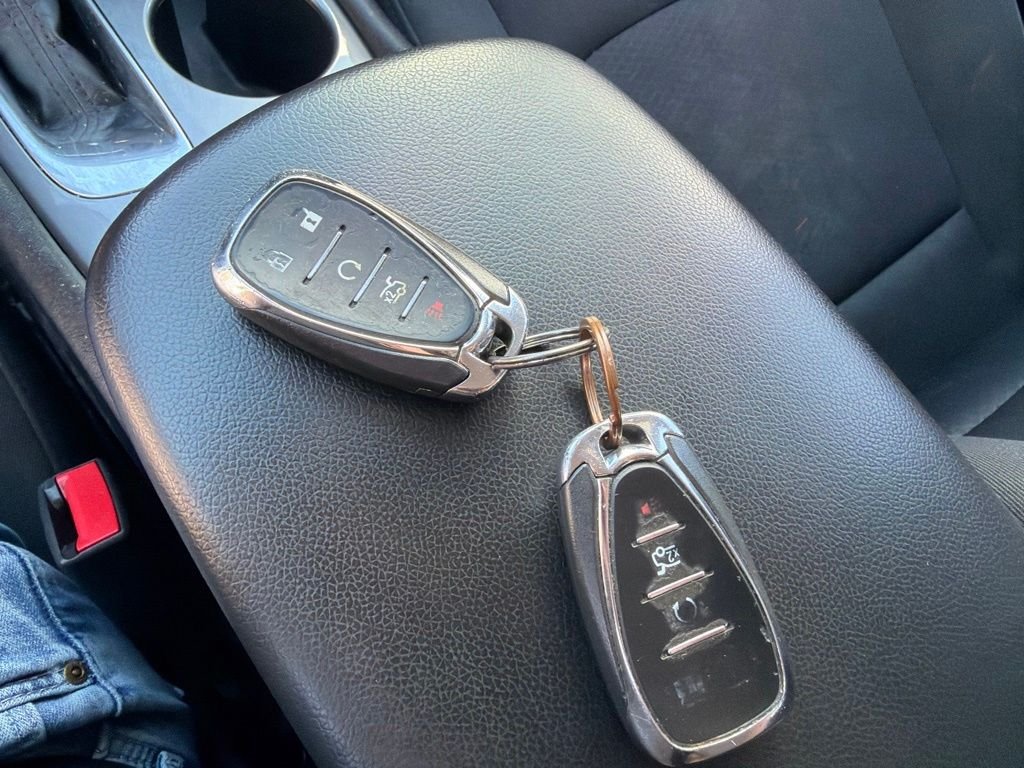 Used 2018 Black Chevrolet LS image 5