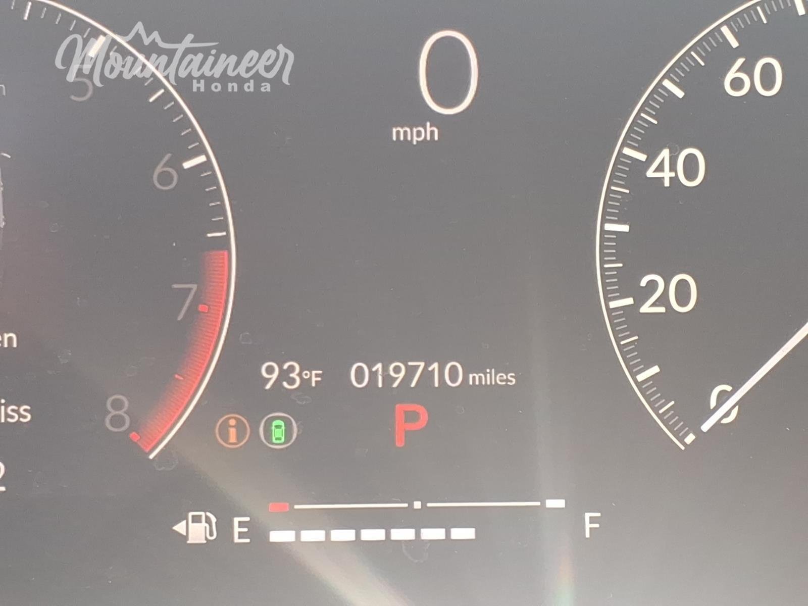 Used 2025 Meteorite Gray Metallic Honda LX image 32