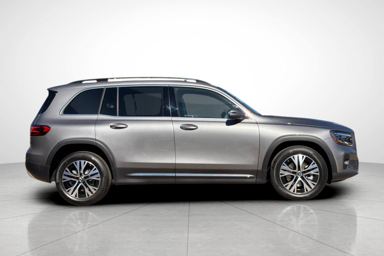 New 2026 Mountain Grey Metallic Mercedes-Benz GLB 250 image 29