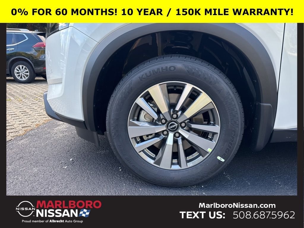 2025 Nissan Pathfinder SL - Photo 11