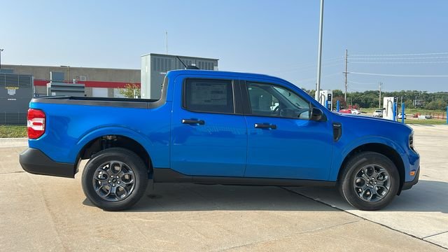 New 2025 Blue Ford XLT image 2