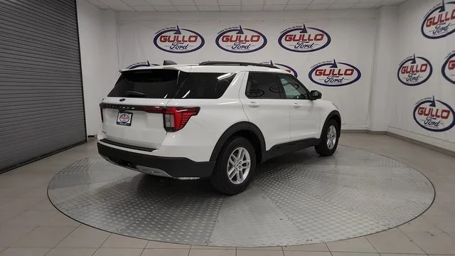 New 2026 Star White Metallic Tri-Coat Ford Active image 9