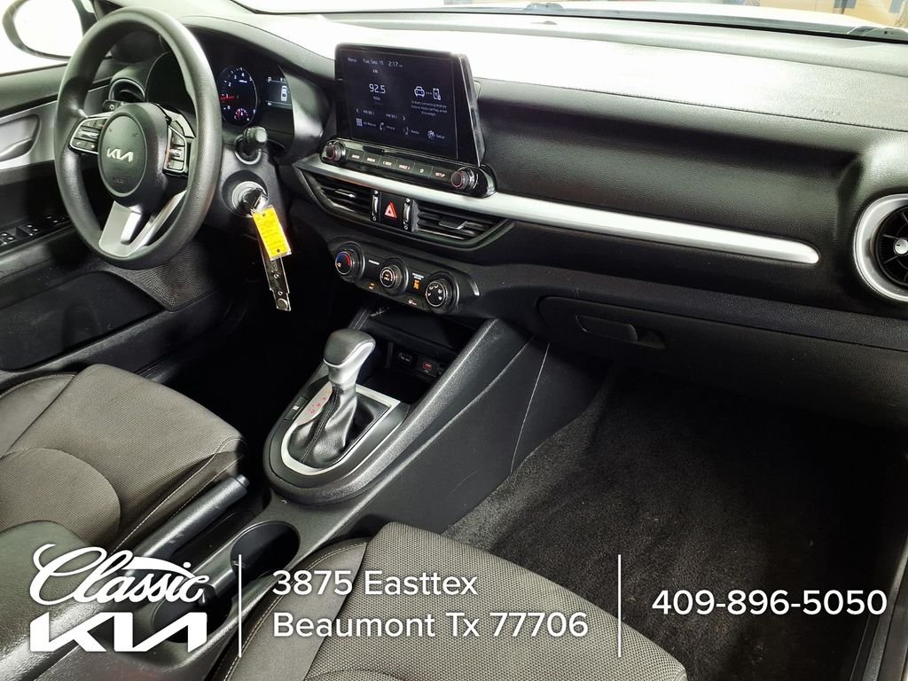 Used 2023 White Kia LXS image 14