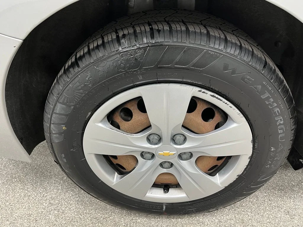 Used 2018 Silver Chevrolet LS image 17
