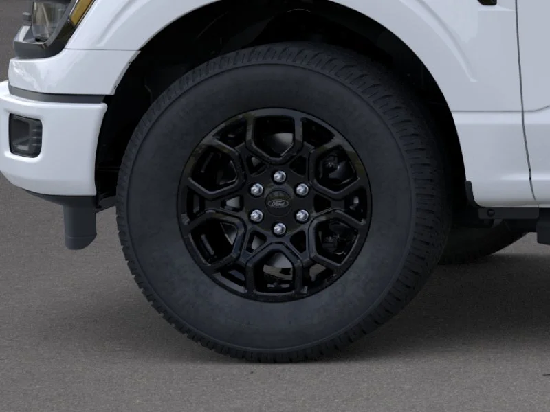 New 2026 Oxford White Ford XLT image 31