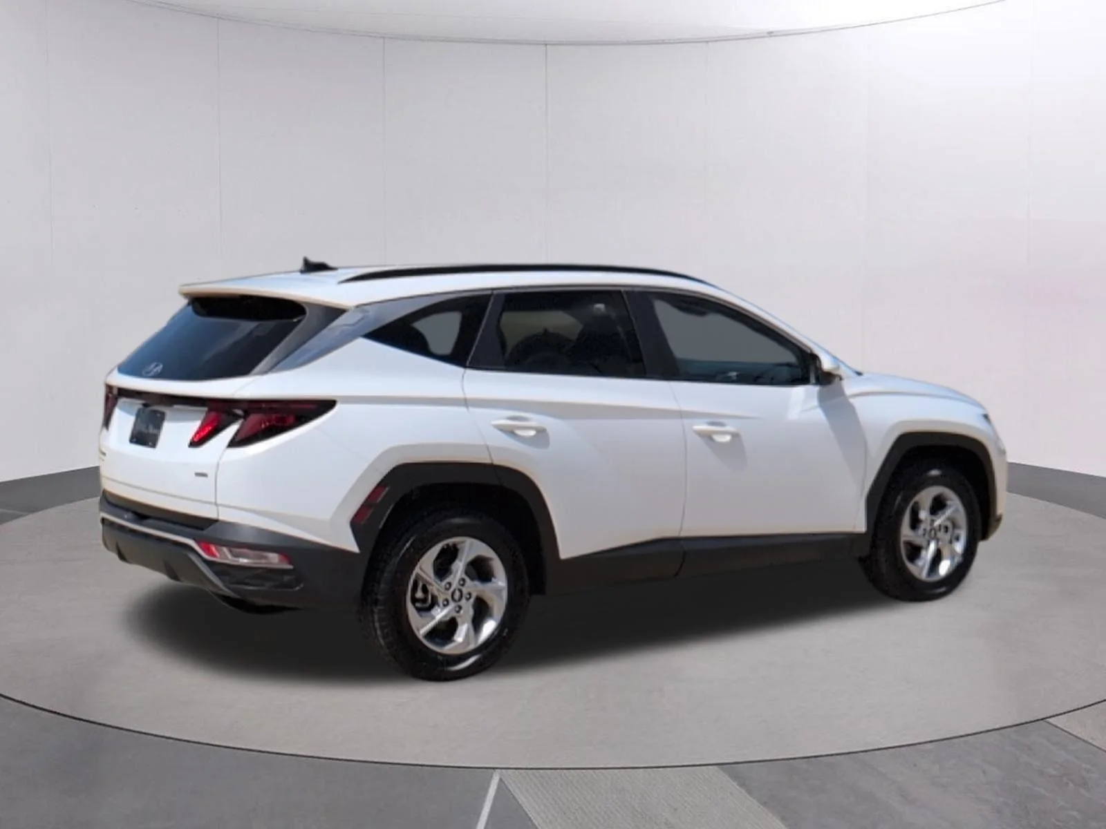 Used 2024 White Pearl Hyundai SEL image 8