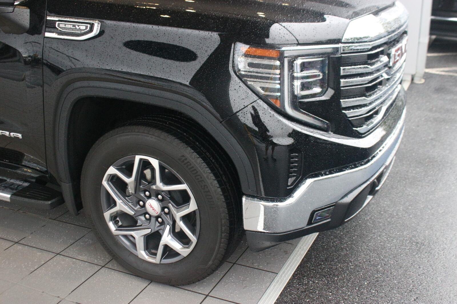 Used 2026 Onyx Black GMC SLT image 7