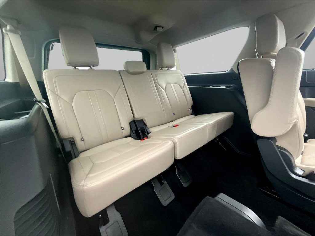 Used 2024 White Ford Limited image 27