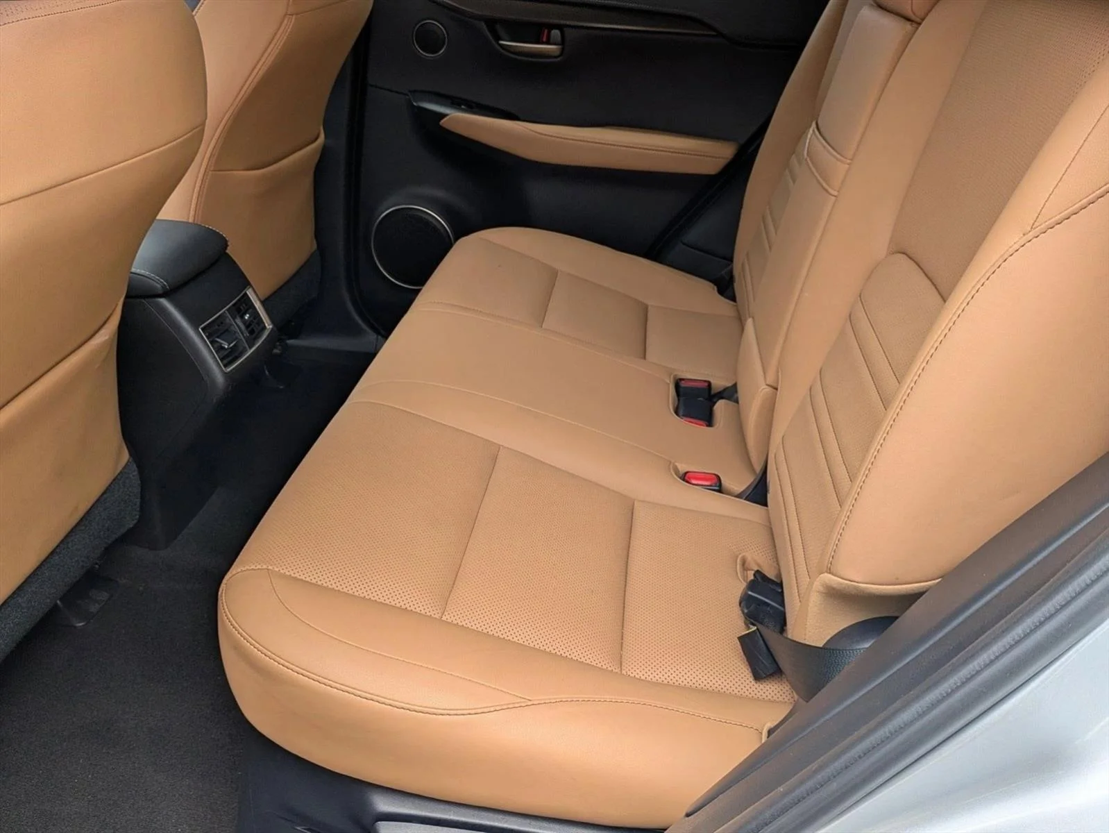 Used 2015 Silver Lining Metallic Lexus  image 19