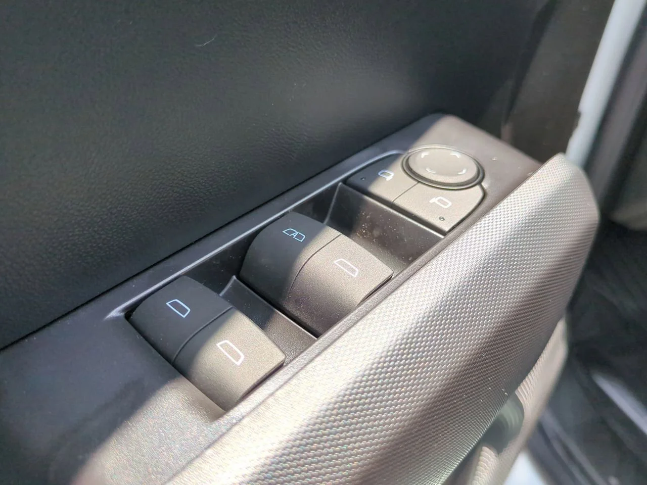 2025 Chevrolet Colorado LT - Photo 23