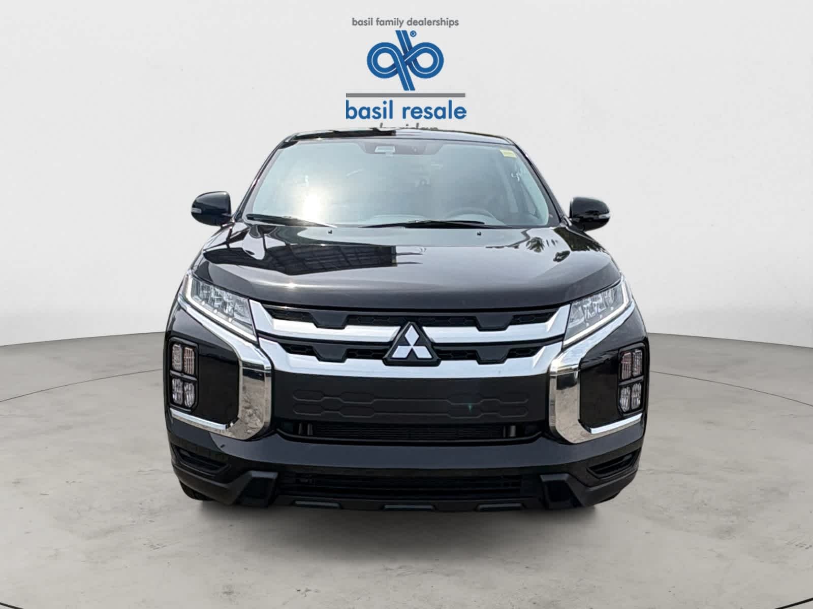 Used 2025 Labrador Black Pearl Mitsubishi SE image 9