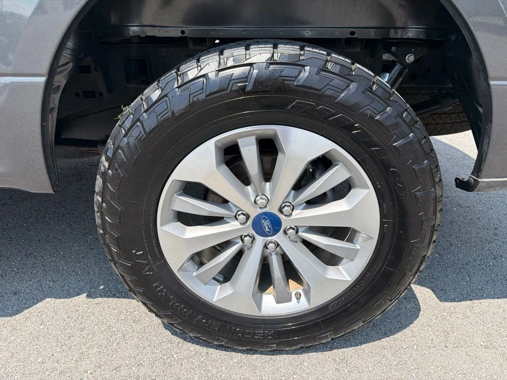 Used 2018 Gray Ford XL image 12